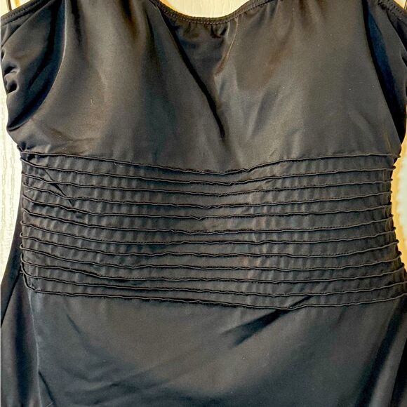 Reebok Black Women's One Piece Swimsuit - Picture 2 of 6